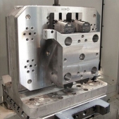 Boční upínač AMF 374355, M20x22